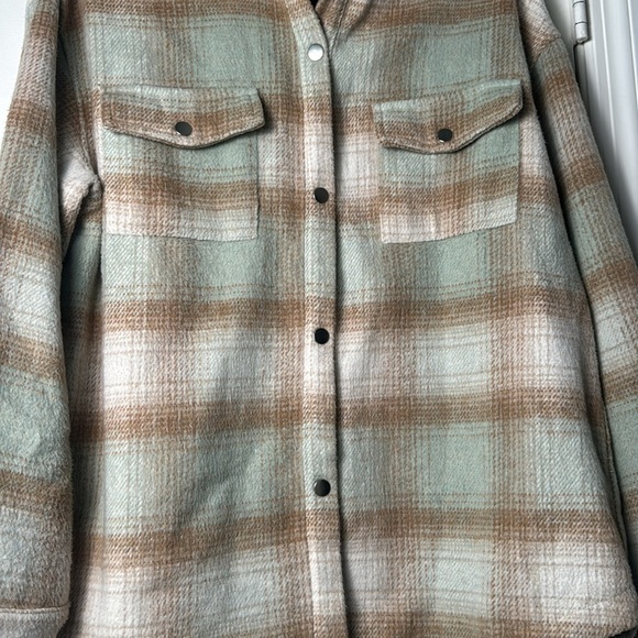Gray Bandit Mint Green & Tan Soft Plaid Shacket Size Medium - Picture 2 of 8